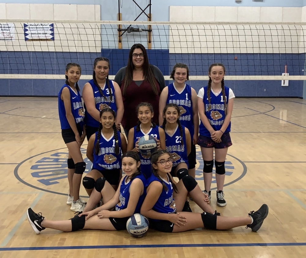 7TH GRADE GIRLS' VOLLEYBALL TEAM HAS AN UNDEFEATED SEASON!